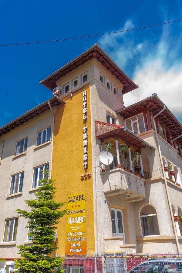 Hotel Turist Pucioasa Buitenkant foto