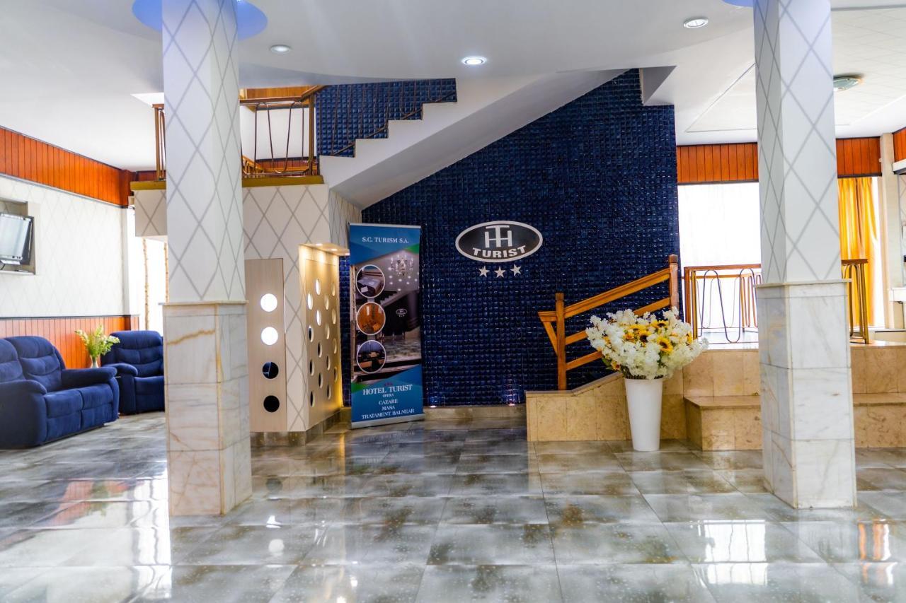 Hotel Turist Pucioasa Buitenkant foto