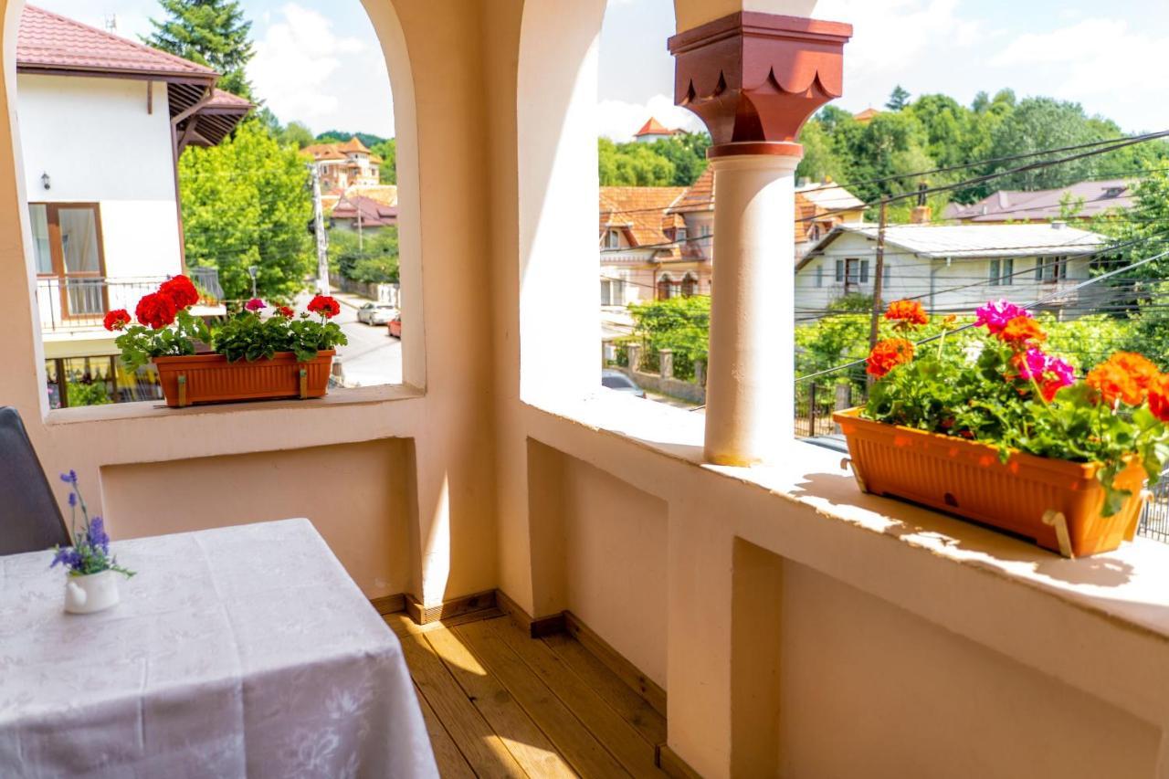 Hotel Turist Pucioasa Buitenkant foto