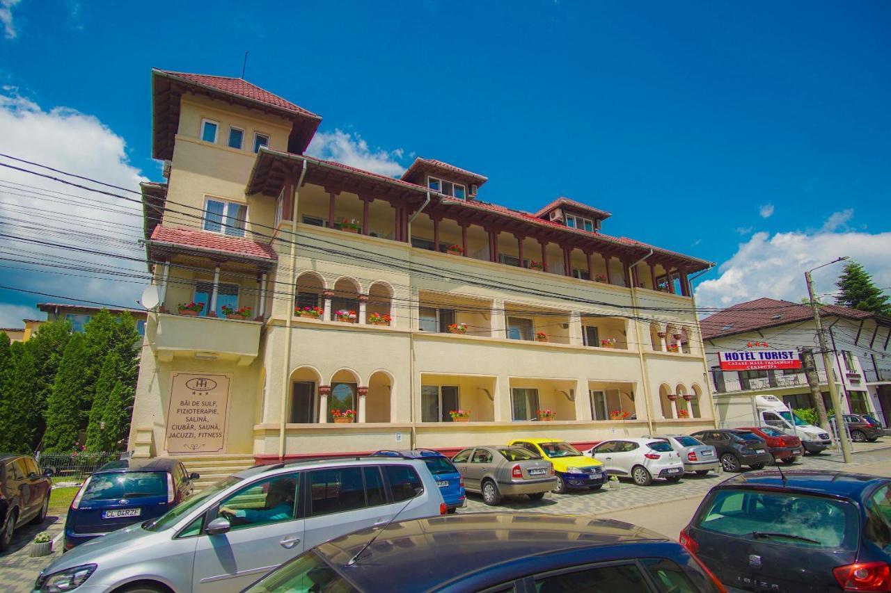 Hotel Turist Pucioasa Buitenkant foto
