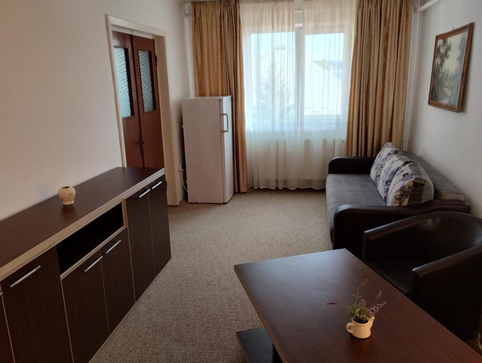 Hotel Turist Pucioasa Buitenkant foto