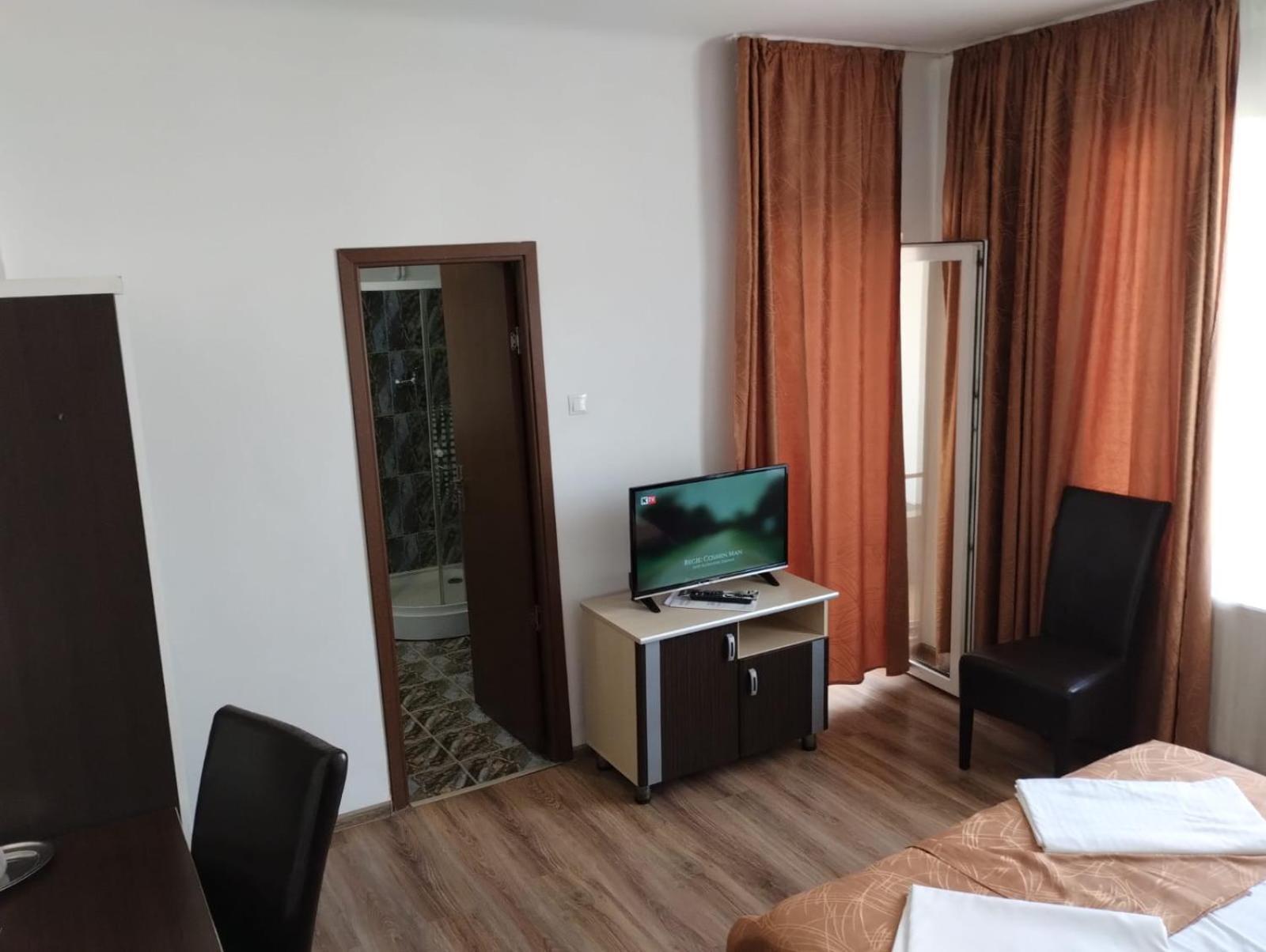 Hotel Turist Pucioasa Buitenkant foto